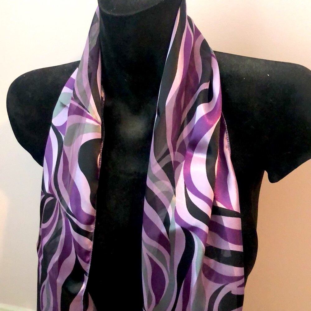 2for $30 Gorgeous purple print scarf